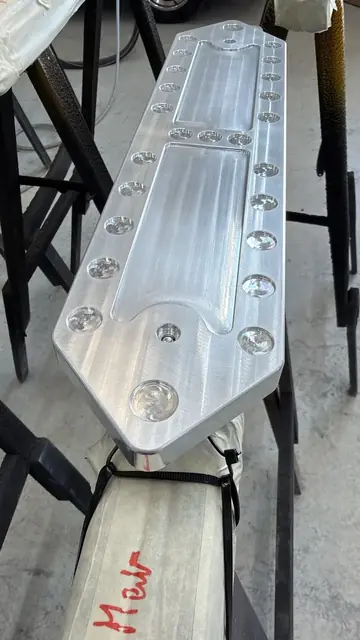 Socles en aluminium, sortie d'usinage