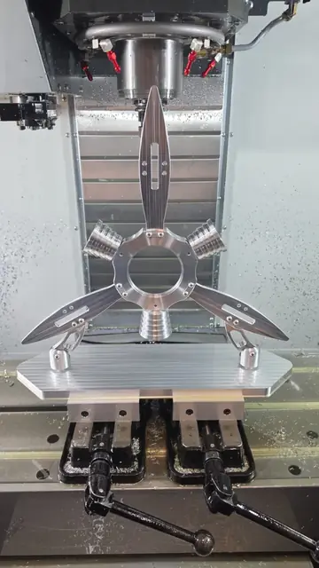 Usinage de la pièce centrale, atelier B.R.M